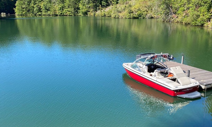 Salem House | North Keowee Family Lake House on Private Cove With Dock/5 MIN FROM JOCASSEE