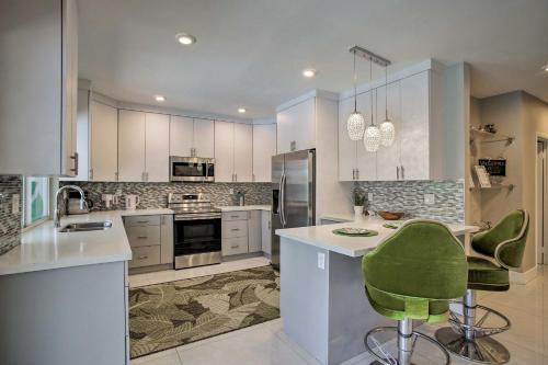 North Miami Beach House | North Miami Home with Screened-in Patio and Pool!