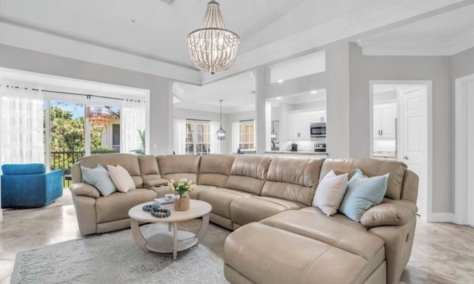 Egret's Walk Condo | North Naples getaway in Pelican Marsh, with walkable access to Mercato!