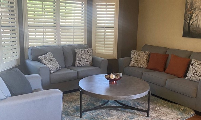 Arrowhead Ranch House | North Phoenix Close to Everything/Secured Parking