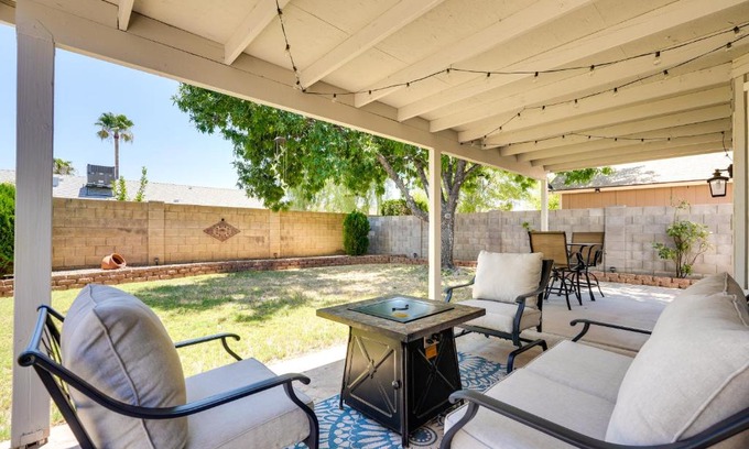 Paradise Valley Village House | North Phoenix Home! Great Location and Private Patio