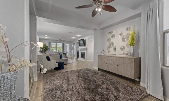 Kierland Condo | North Scottsdale-Luxurious, newly-renovated condo, great location in Kierland