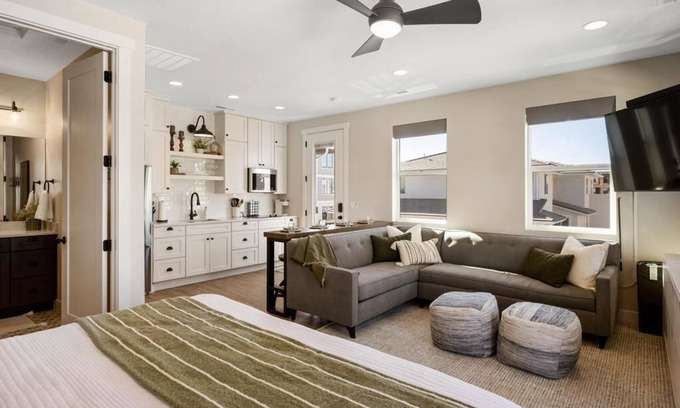 St. George House | North Shore Casita: Desert Color Lagoon + Beaches