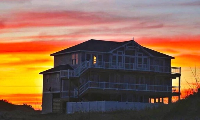 Carova Beach House | North Shore, Newer Luxurious 4x4,Elevator, Pool/Hot Tub