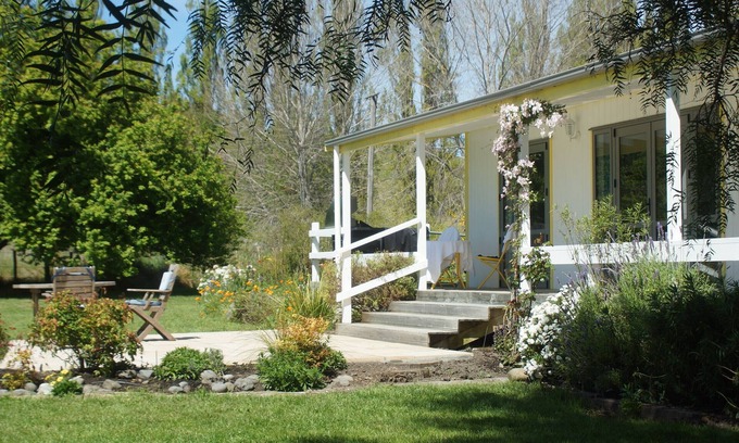 Poukawa Cottage | Northala Cottage; your private self-contained home - FREE Wi-Fi