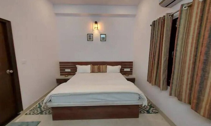 Udaipur House | Northern Room @ D Bungalow