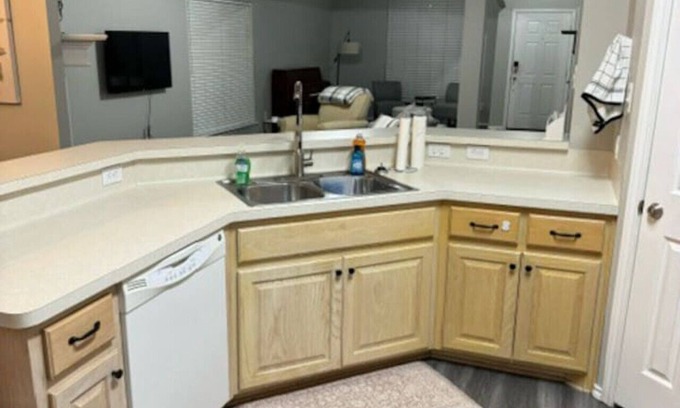 North by Northwest House | Northside Nest 3/2 Close to Tech