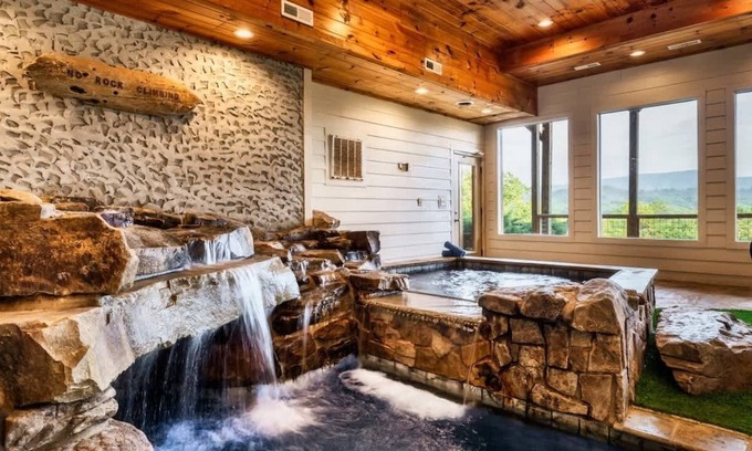 Gatlinburg - Pigeon Forge Cabin | Northstar Mountain Lodge