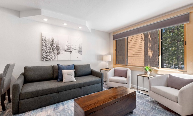 Truckee Condo | Northstar Ski Trails, Ski In/Ski Out - Walk to Village/Rec Center - Sleeps 4