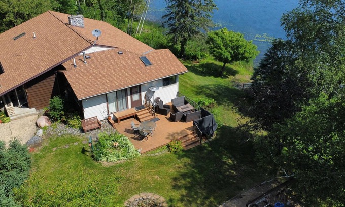 Remer House | Northwoods Home great for family gatherings. Beautiful screened in porch.