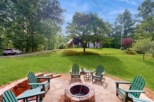 Blue Ridge House | Nostalgic Mountain Retreat