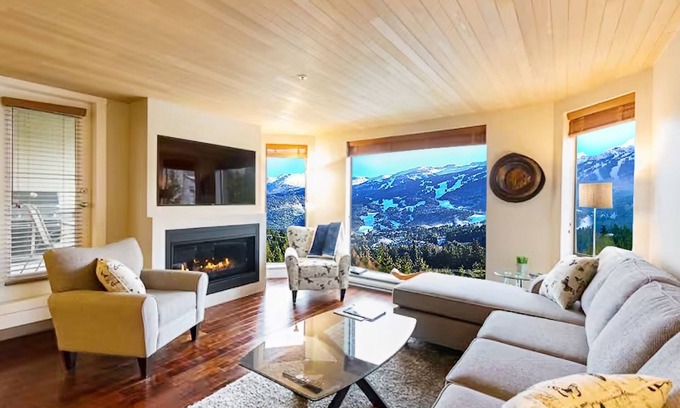 Blueberry Hill Condo | NOTHING Compares! Click To See Why! Outdoor Pool& Hot Tub Are Just The Beginning