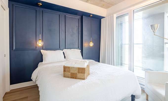 Old Montreal Apartment | Notre-Dame splendid apartment-Montreal