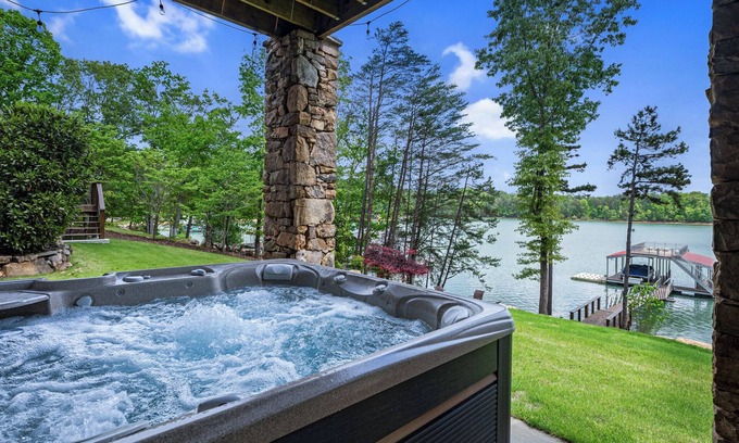 Blairsville House | Nottely Island Retreat - Lake Front
