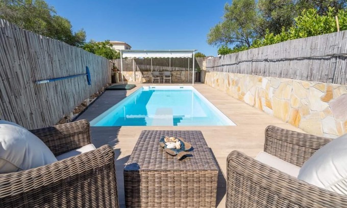 Case Peschiera-Lu Fraili House | Nouveau : Cosy House Avec Piscine Privée