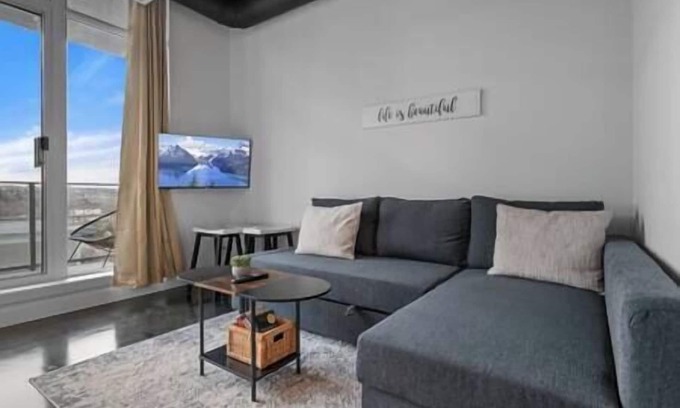 Connaught Apartment | "Nova" Bright Studio |Sofa Bed |Mins to Saddledome