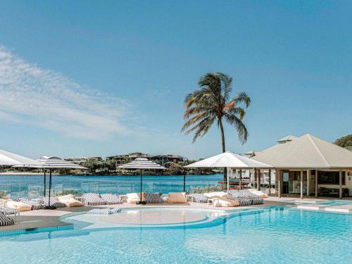 Twin Waters Hotel | Novotel Sunshine Coast Resort