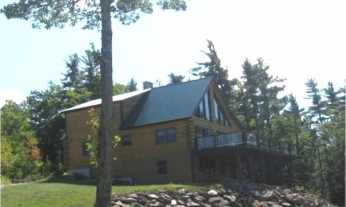Bristol Cabin | Now Booking for Fall 2025. Incredible Views. Sleeps 6. Dog Friendly