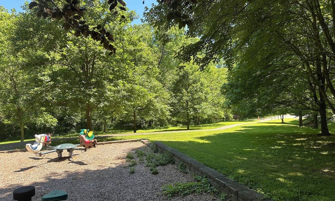 Bethesda Apartment | Nr NlH, Naval Hosp - 1 Bed/1 Bath