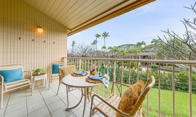 Napili Condo | NS E240 Beautiful Condo w AC Short Walk to Napili Bay