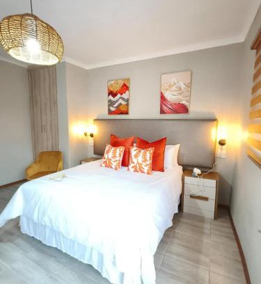 Lombardy East House | Nu Oasis guest house