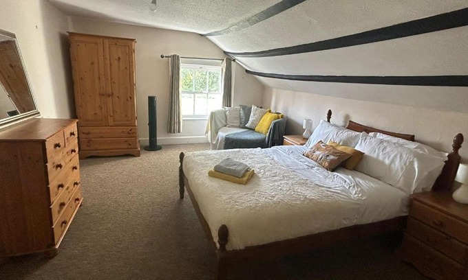 Huntley Hotel | Number 2 at The Red Lion