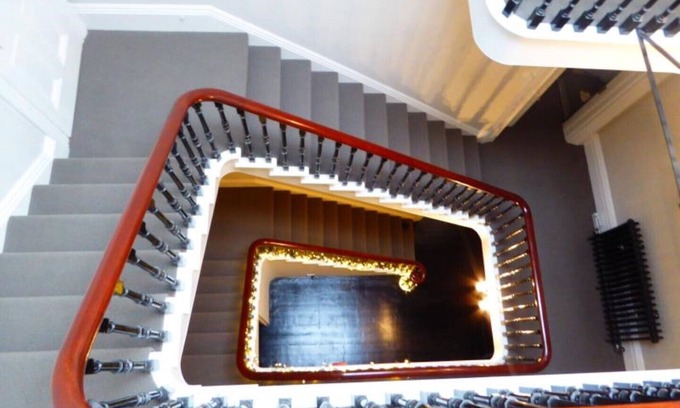 Torquay House | Number Nine Torquay - Boutique former guest house, over 4 storys with hot tub