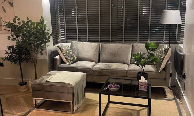 Golders Green Apartment | NW119SG-ModernApt-2Guests-2Br-1minHighStreet