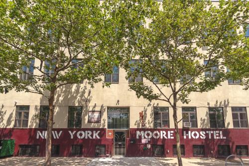 East Williamsburg Hostel | NY Moore Hostel