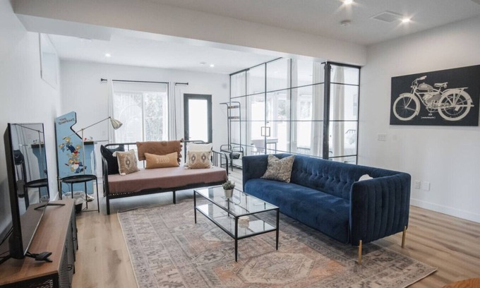 Northwest Edmonton Apartment | NYC Loft Inspired 12 mins to WEM Vintage arcade