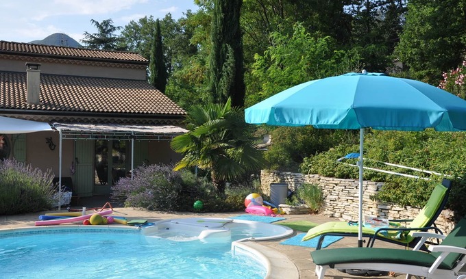 Nyons Villa | Nyons, charming villa in a green setting