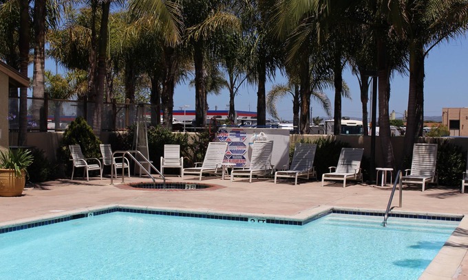 Lompoc Hotel | O'cairns Inn & Suites