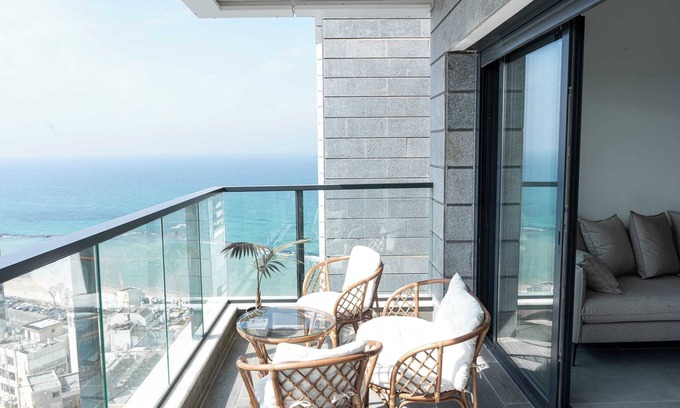 Bat Yam Apartment | O&O Group - Sea Views & City Vibes on Sokolov