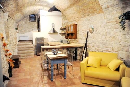 Gubbio House | O rosa bella Appartamento via savelli della porta 24