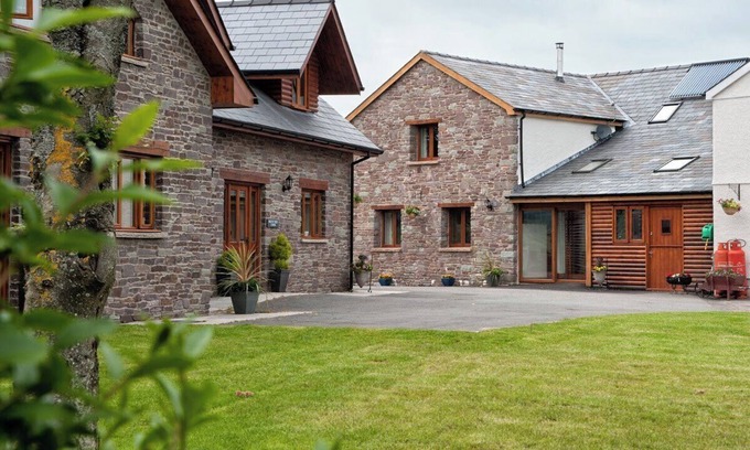 Brecon House | Oak Barn, Oak Barn in the Brecon Beacons