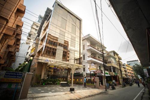 Ernakulam South Hotel | Oak Field Inn