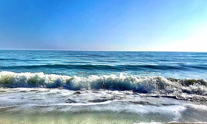 Long Beach House | Oak Island Beach House - Sand, Sun, and Fun Just Steps Away!
