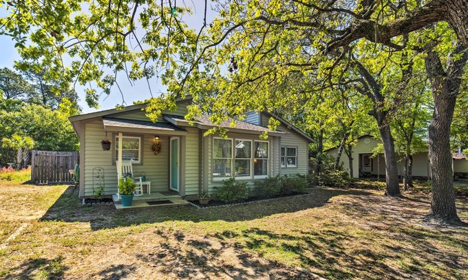 Tranquil Harbour House | Oak Island Home w/Fenced Yard, Walk to Long Beach