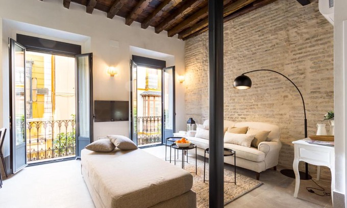 El Arenal Apartment | Oak & Sandstone Studio - Space Maison Apartments