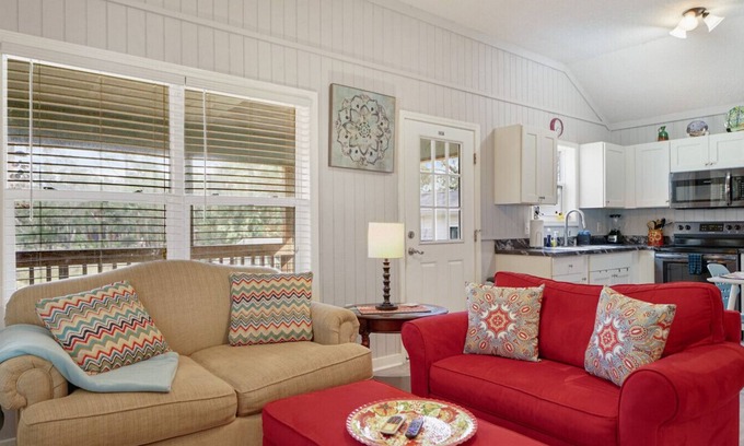 St. Augustine House | Oak St Oasis | Walk to Downtown