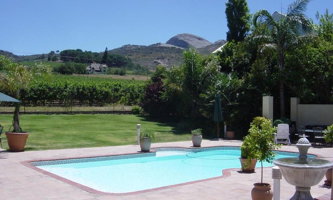 Paarl Cabin | Oak Tree Lodge