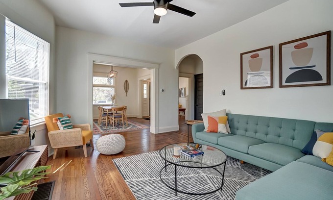 Hyde Park House | Oakley Square 3BR Completely Remodeled - Walkable
