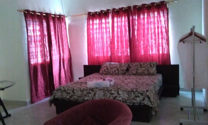 Pepease House | Oaks : Private Room 4