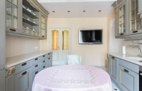 Nazareth House | Oakshade Manor House