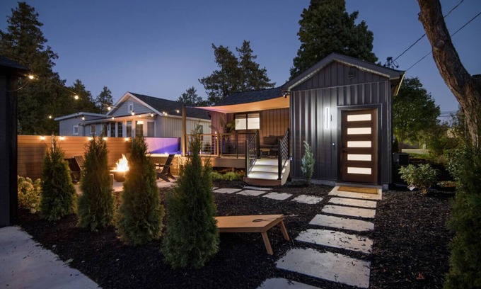 Beulah House | Oar House- Hot Tub, 12 Minutes to Crystal Mountain