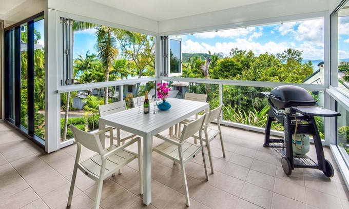 Hamilton Island House | Oasis 1 Hamilton Island - 2 bedroom apartment with golf buggy and transfers