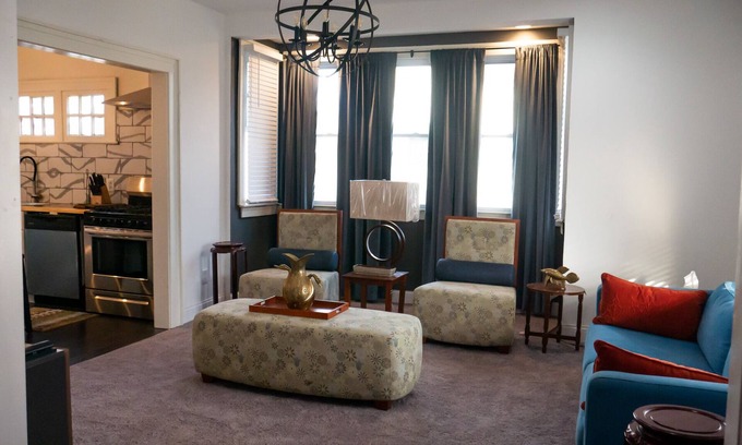 Highland Park House | Oasis 3 Bedrooms-3 Bathrooms Fully Stock Chef Kitchen for12 guest.