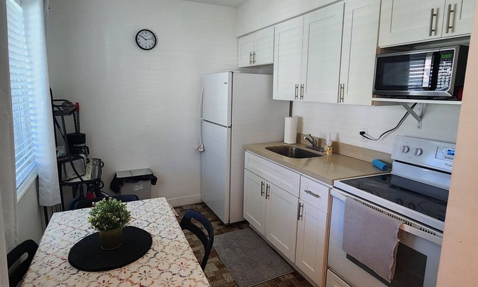 Highland Garden Apartment | Oasis at Hollywood ll - Sleep 3- Unit 11