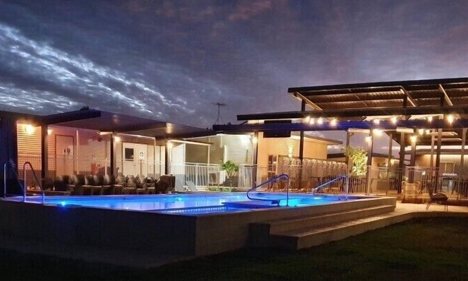 Newman Hotel | Oasis at Newman