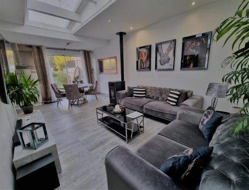 Cambrai Apartment | Oasis Citadine Terrasse intime jardin privatif en plein centre ville 70m2